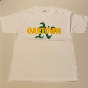 Oakland As men t shirt size Medium baseball